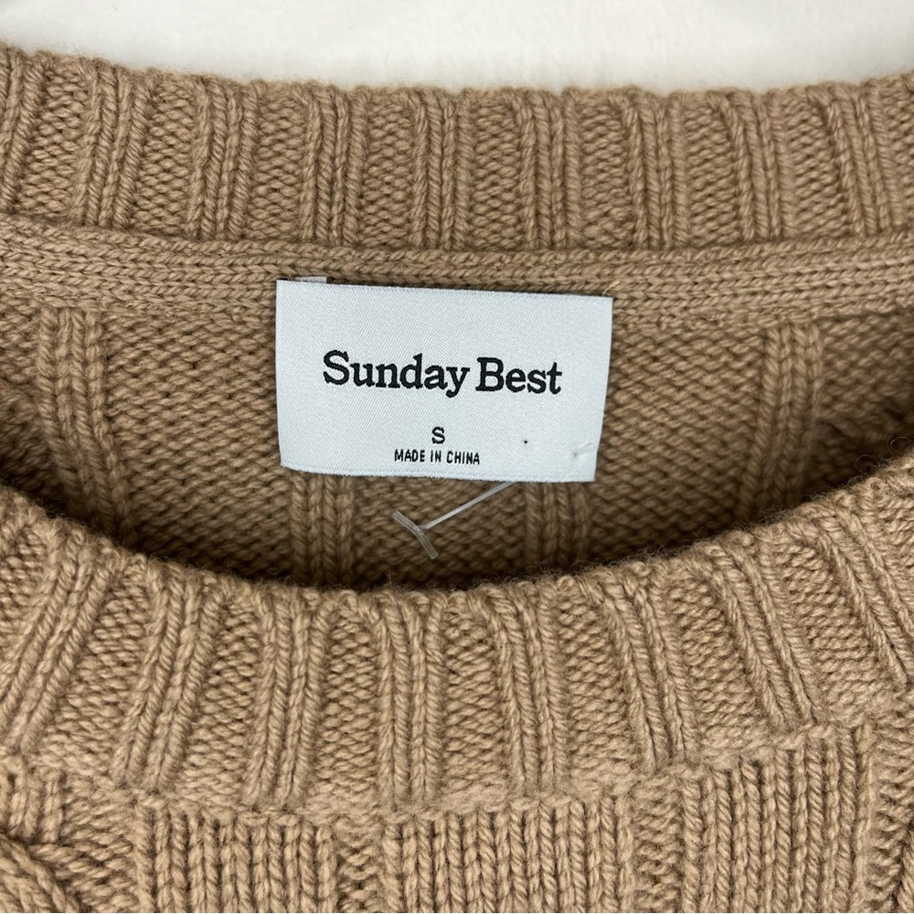 NEW Aritzia Sunday Best Peggy Cropped Sweater
Cable Knit Wool Blend Size Small - Picture 8 of 11